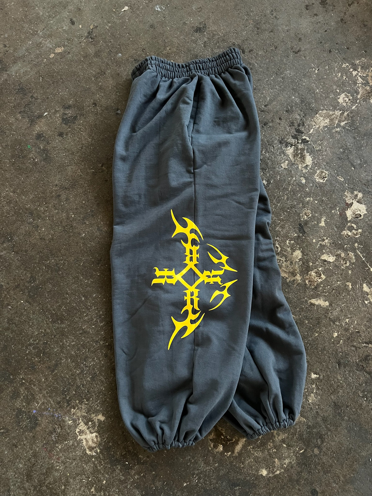grey & yellow baggy sweats